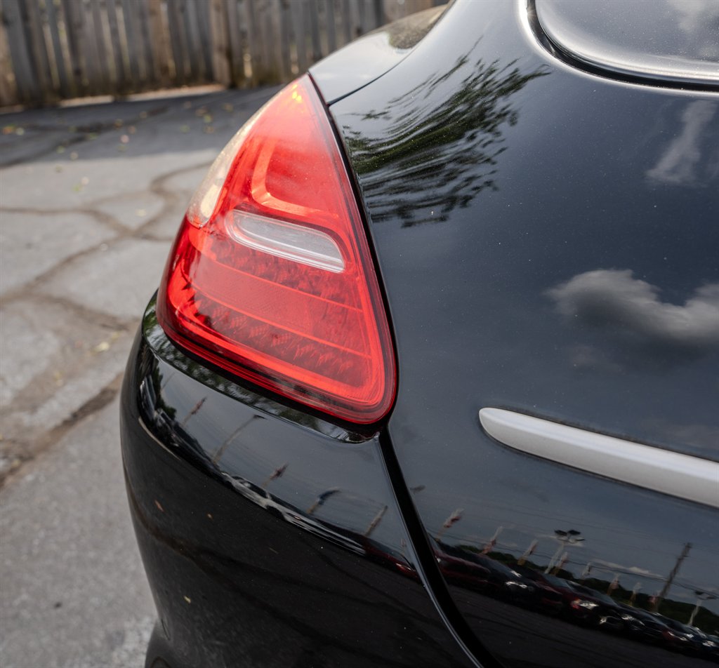2013 Porsche Panamera 4 photo