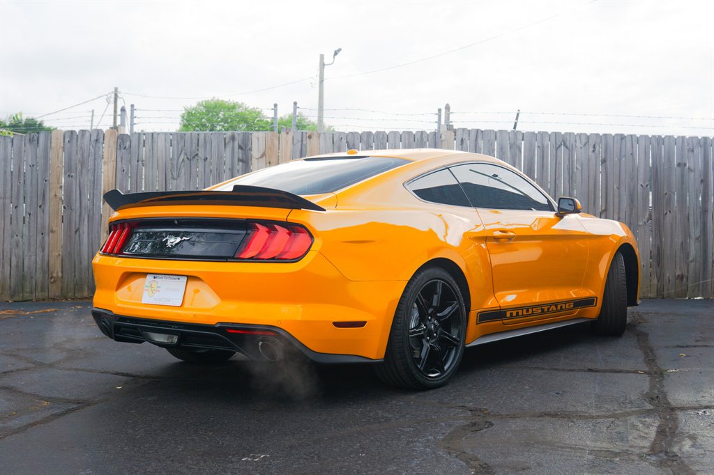 2018 Ford Mustang ECO Premium photo