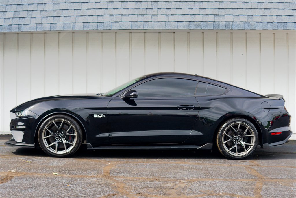 2019 Ford Mustang GT Premium photo