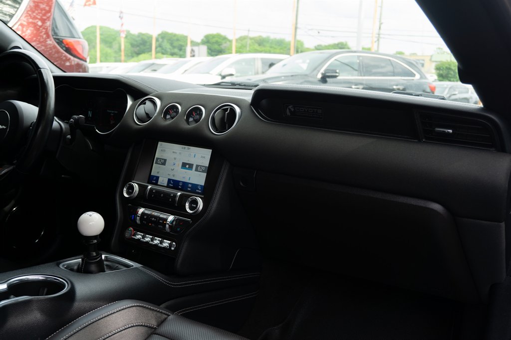 2019 Ford Mustang GT Premium photo
