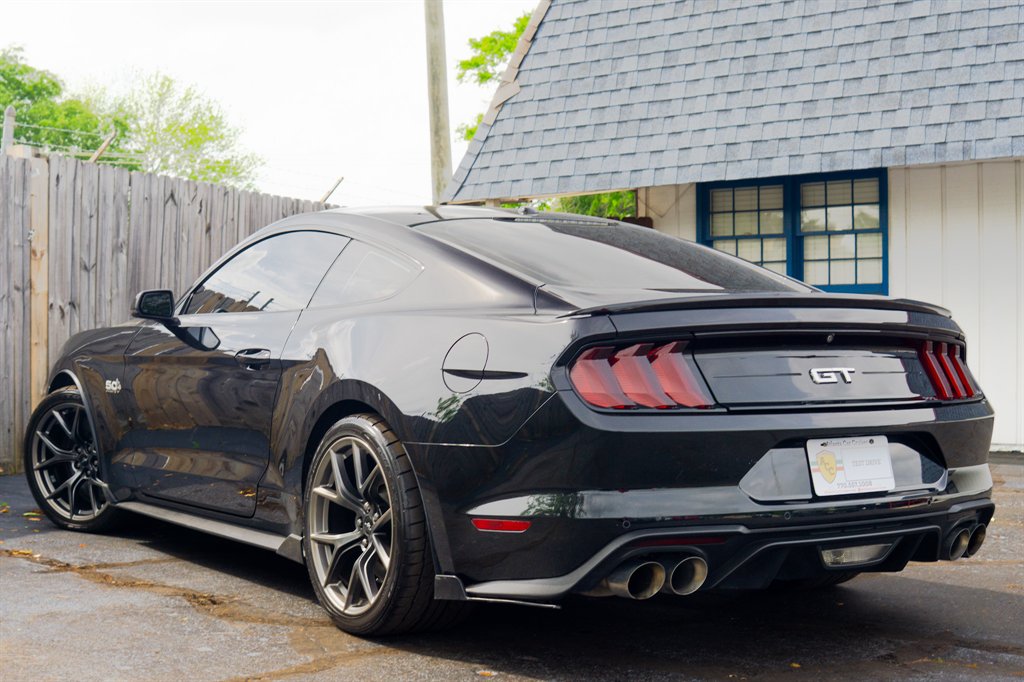 2019 Ford Mustang GT Premium photo