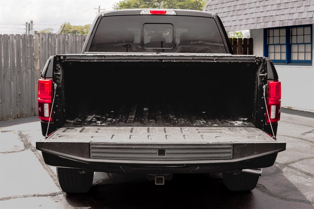 2018 Ford F150 Platinum photo