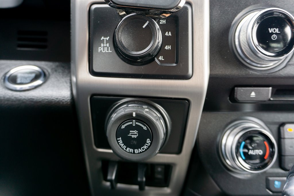 2018 Ford F150 Platinum photo