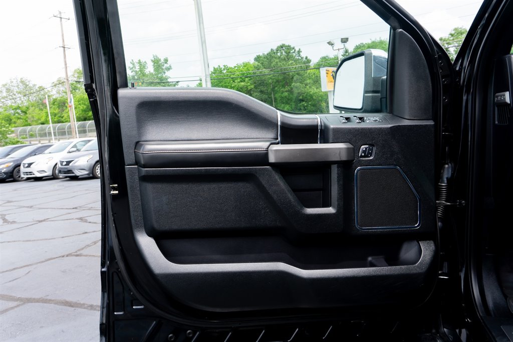 2018 Ford F150 Platinum photo