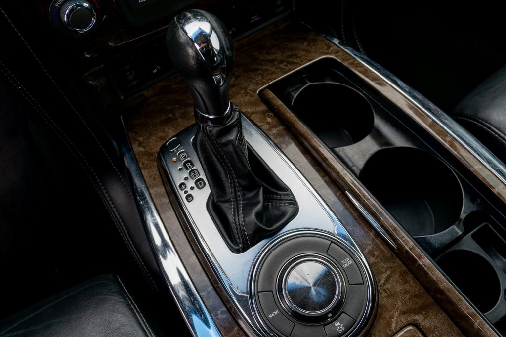 2016 Infiniti QX80 photo