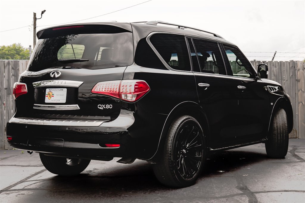 2016 Infiniti QX80 photo