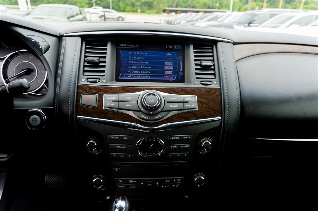 2016 Infiniti QX80 photo