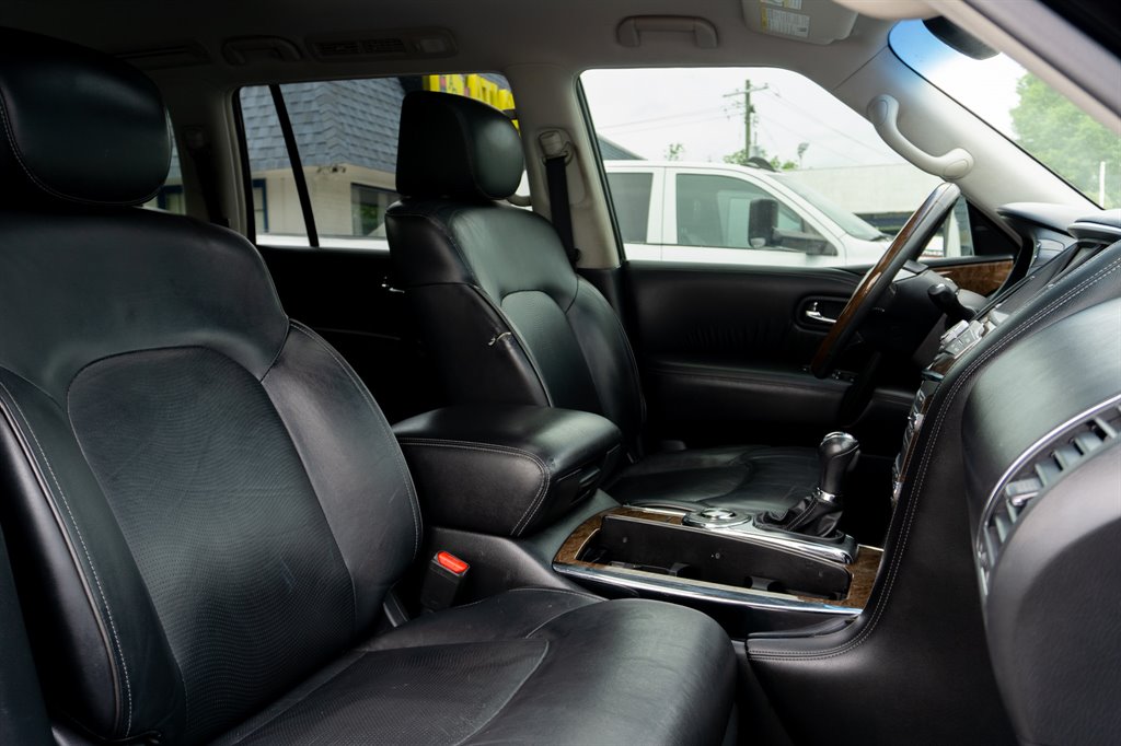 2016 Infiniti QX80 photo