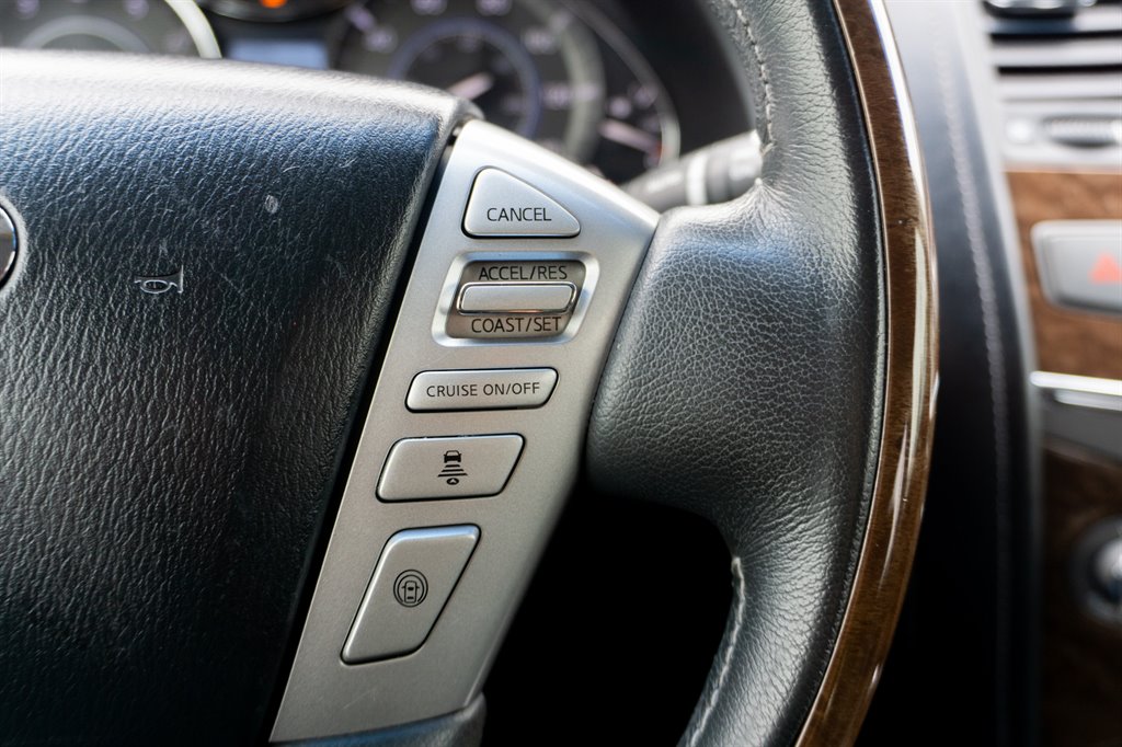 2016 Infiniti QX80 photo