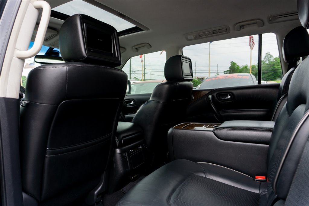 2016 Infiniti QX80 photo