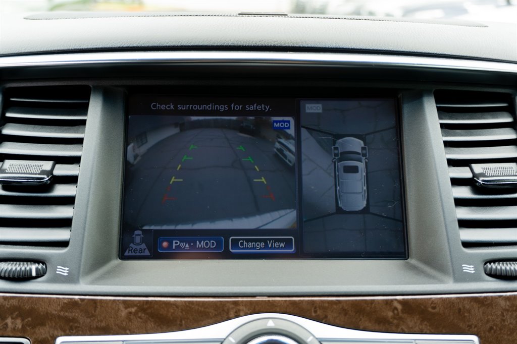 2016 Infiniti QX80 photo