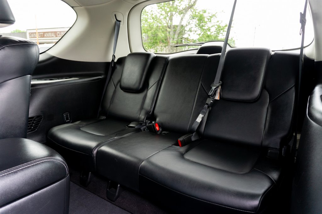 2016 Infiniti QX80 photo