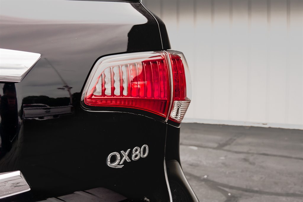 2016 Infiniti QX80 photo
