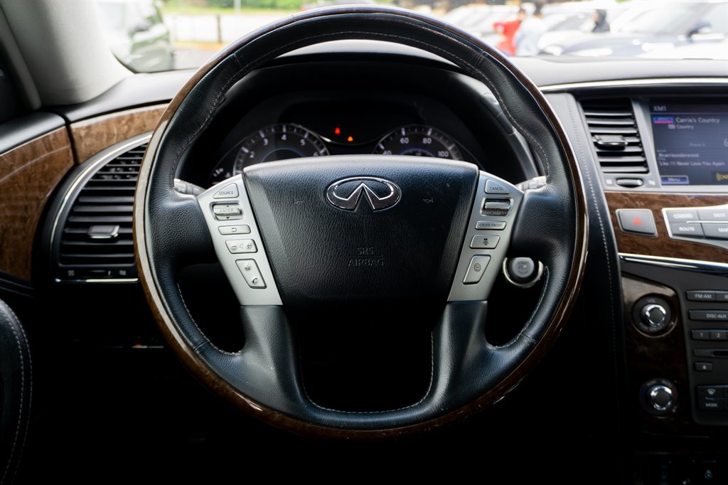2016 Infiniti QX80 photo