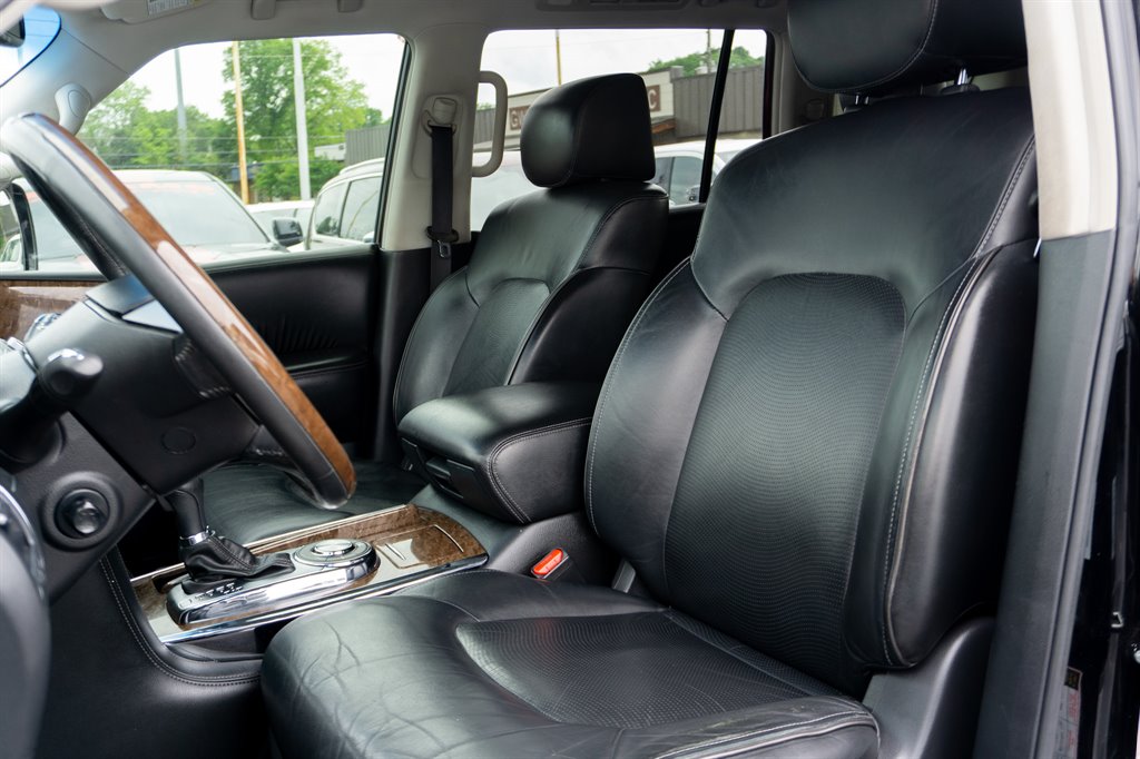 2016 Infiniti QX80 photo