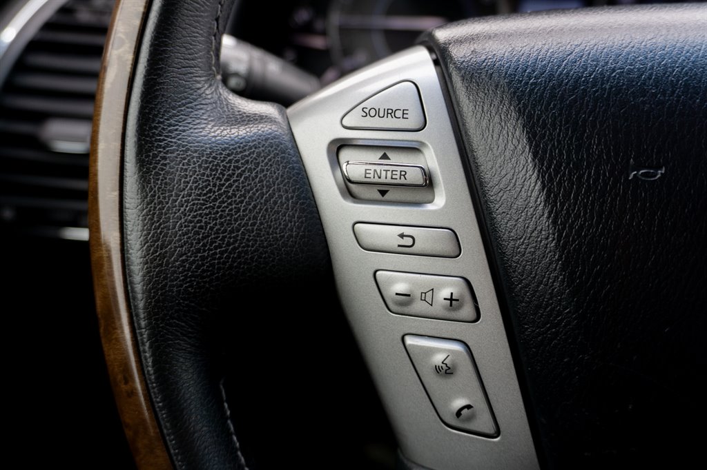 2016 Infiniti QX80 photo