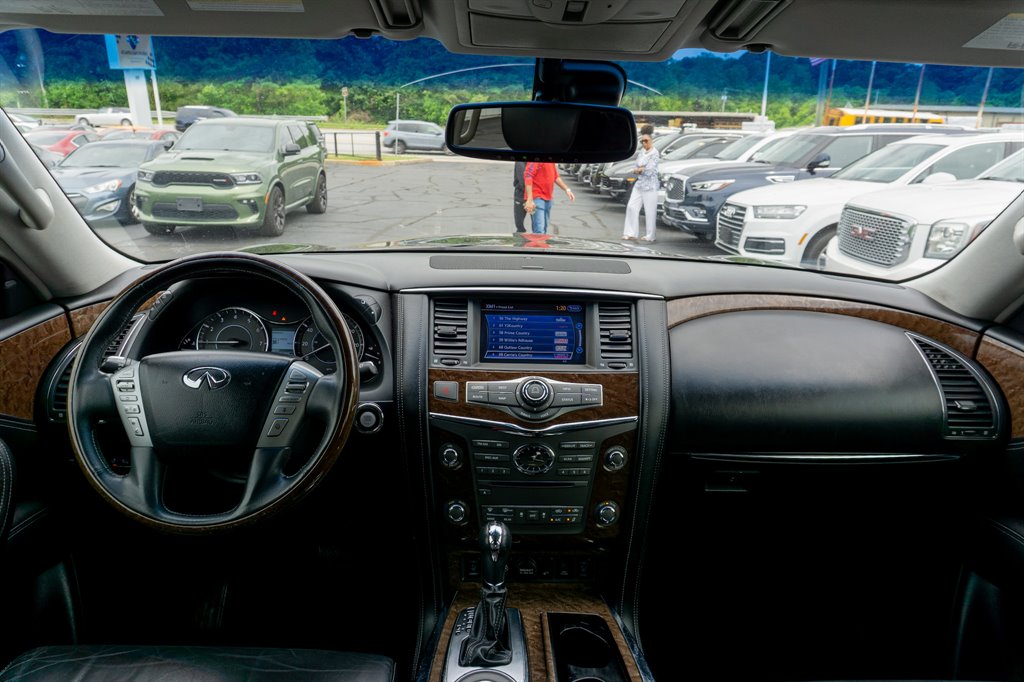 2016 Infiniti QX80 photo