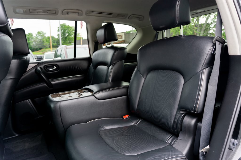 2016 Infiniti QX80 photo