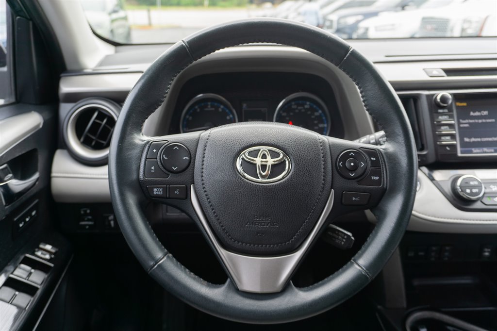 2016 Toyota RAV4 Limited photo