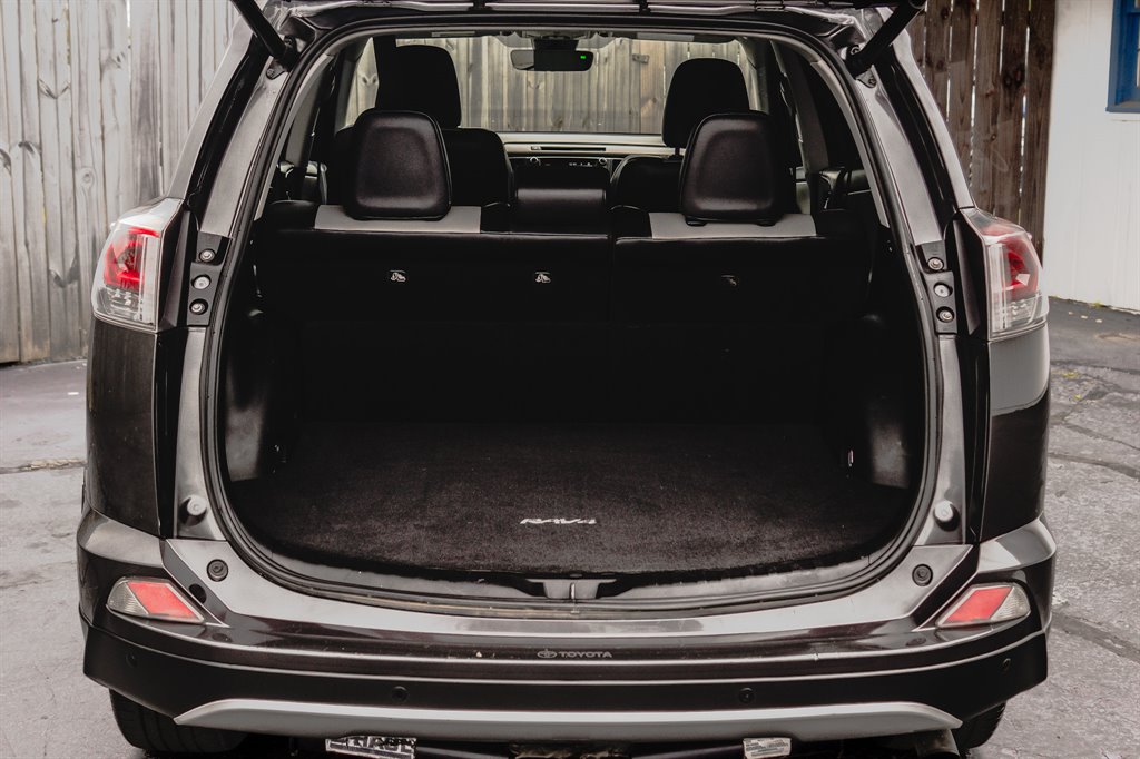 2016 Toyota RAV4 Limited photo