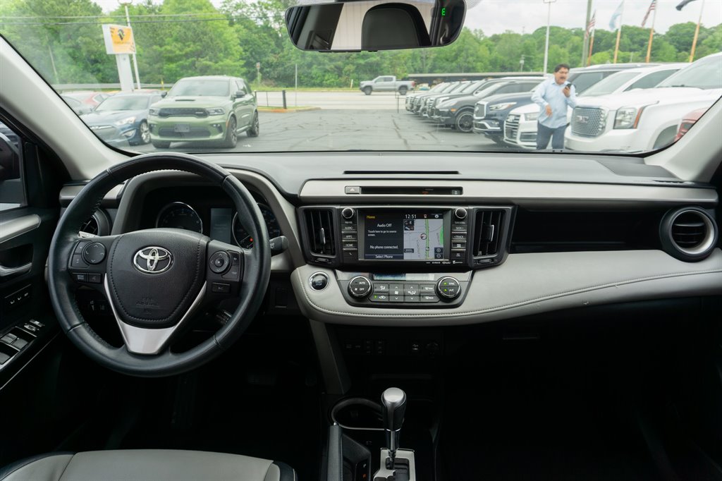 2016 Toyota RAV4 Limited photo