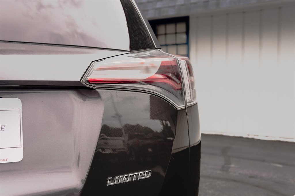 2016 Toyota RAV4 Limited photo