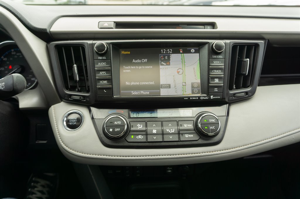 2016 Toyota RAV4 Limited photo