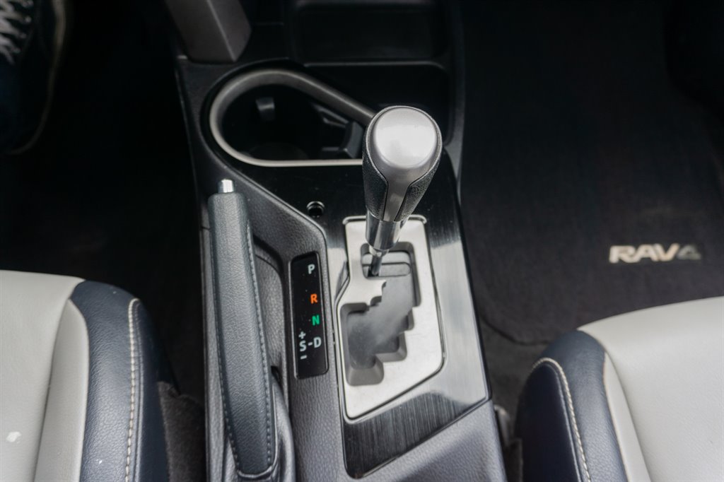 2016 Toyota RAV4 Limited photo