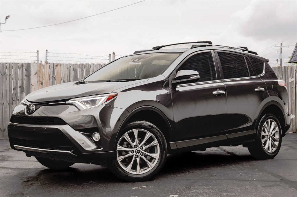 2016 Toyota RAV4 Limited photo