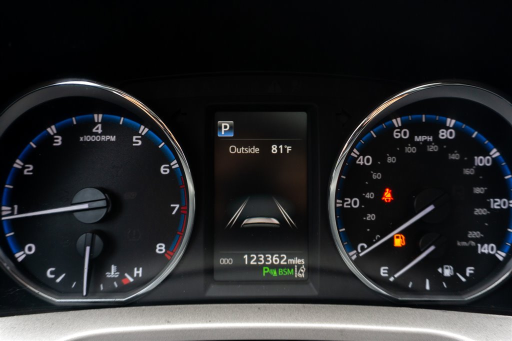 2016 Toyota RAV4 Limited photo