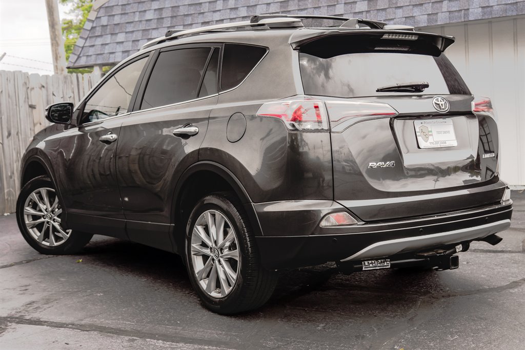 2016 Toyota RAV4 Limited photo