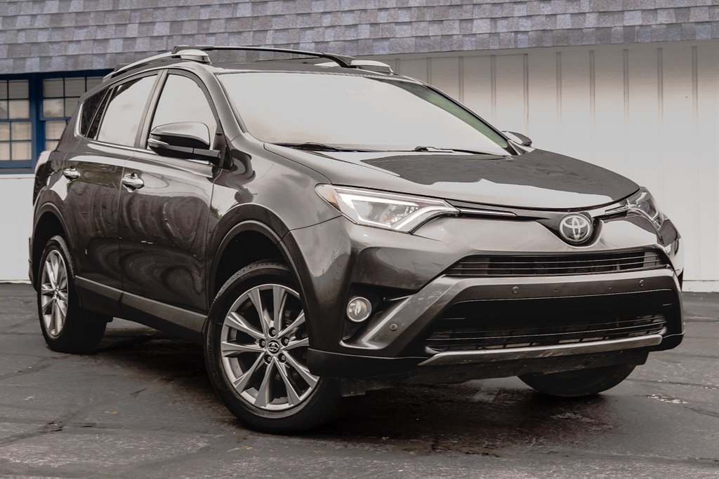 2016 Toyota RAV4 Limited photo