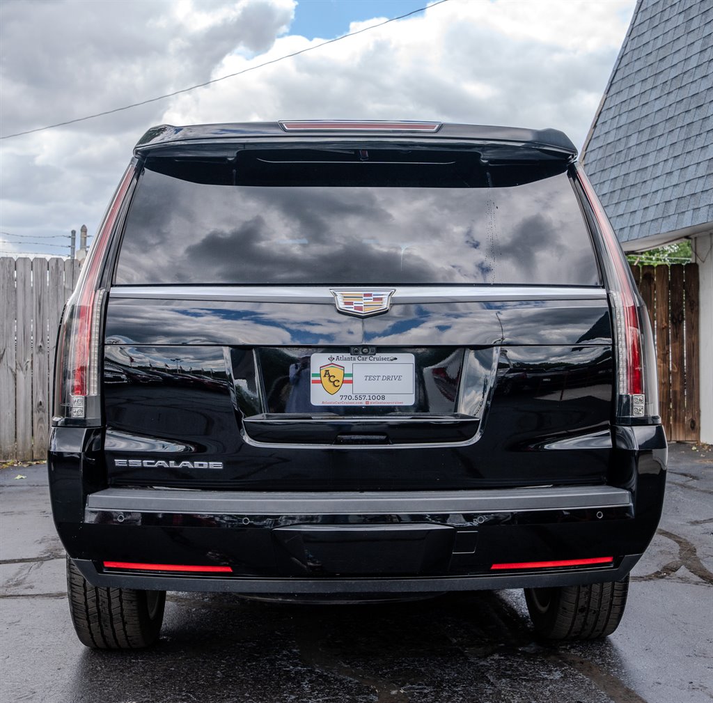 2018 Cadillac Escalade Platinum photo