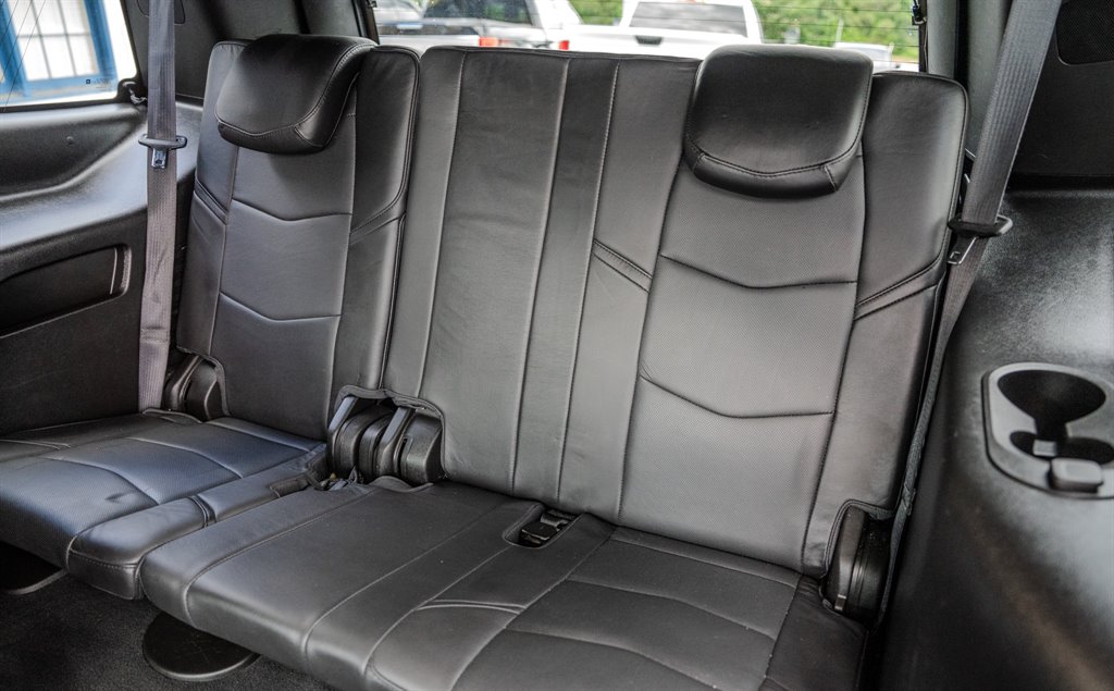 2018 Cadillac Escalade Platinum photo