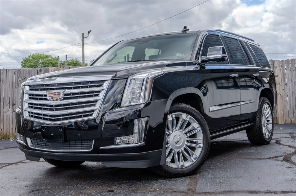 2018 Cadillac Escalade Platinum photo