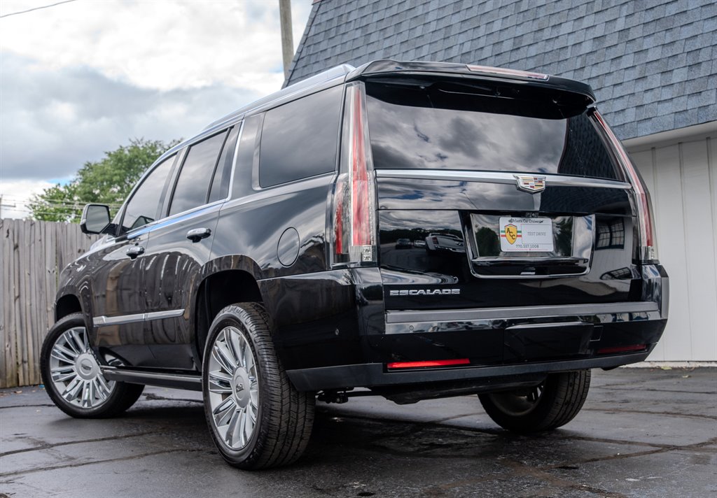 2018 Cadillac Escalade Platinum photo
