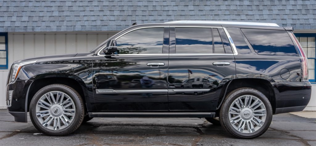 2018 Cadillac Escalade Platinum photo