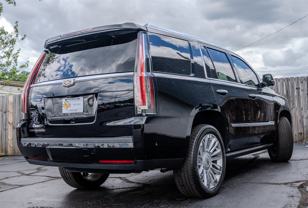 2018 Cadillac Escalade Platinum photo
