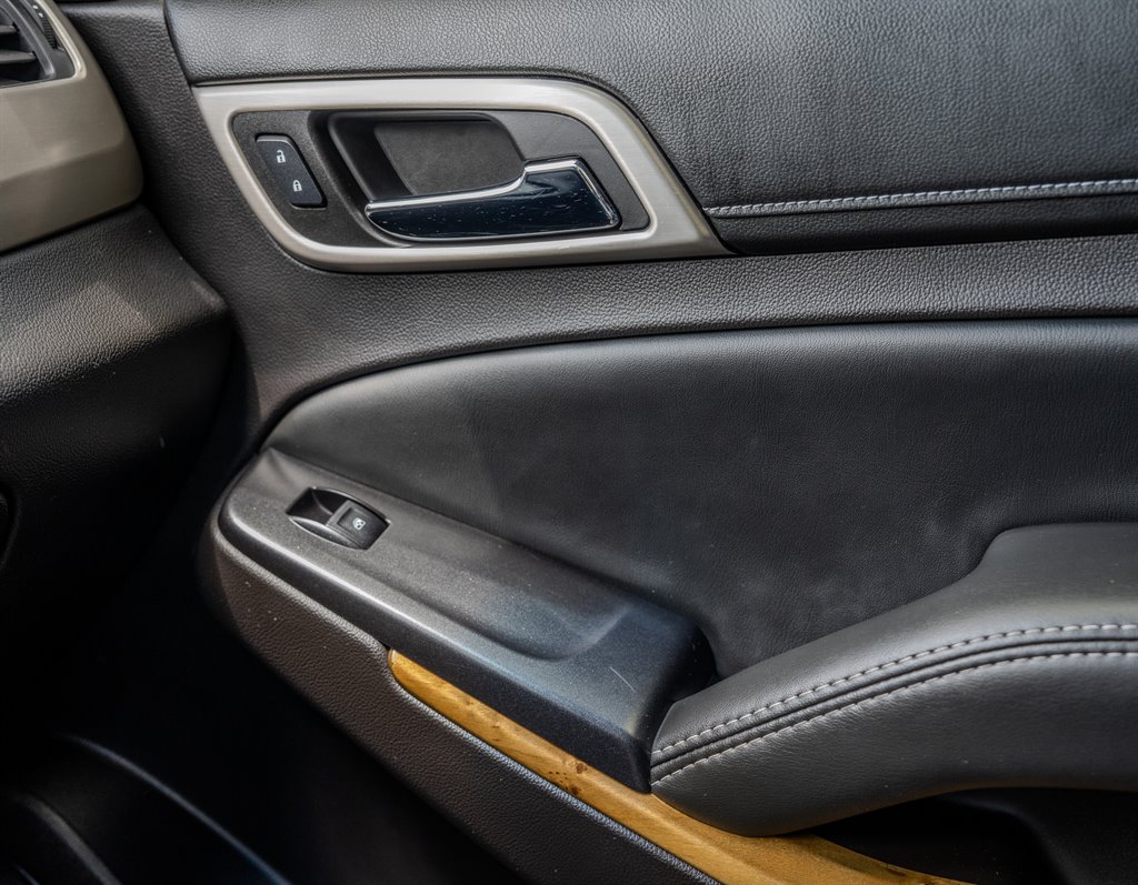 2016 GMC Yukon XL 1500 Denali photo