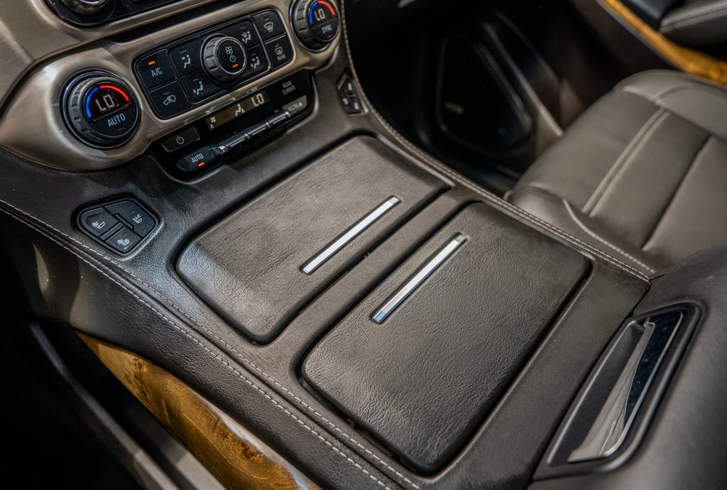 2016 GMC Yukon XL 1500 Denali photo