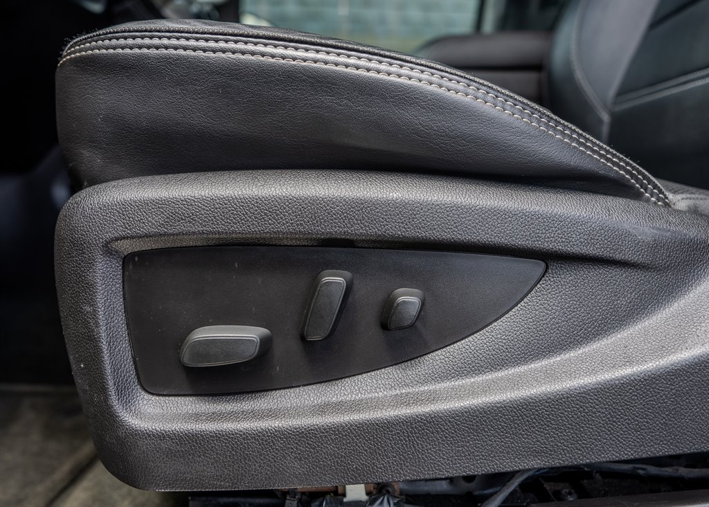 2016 GMC Yukon XL 1500 Denali photo