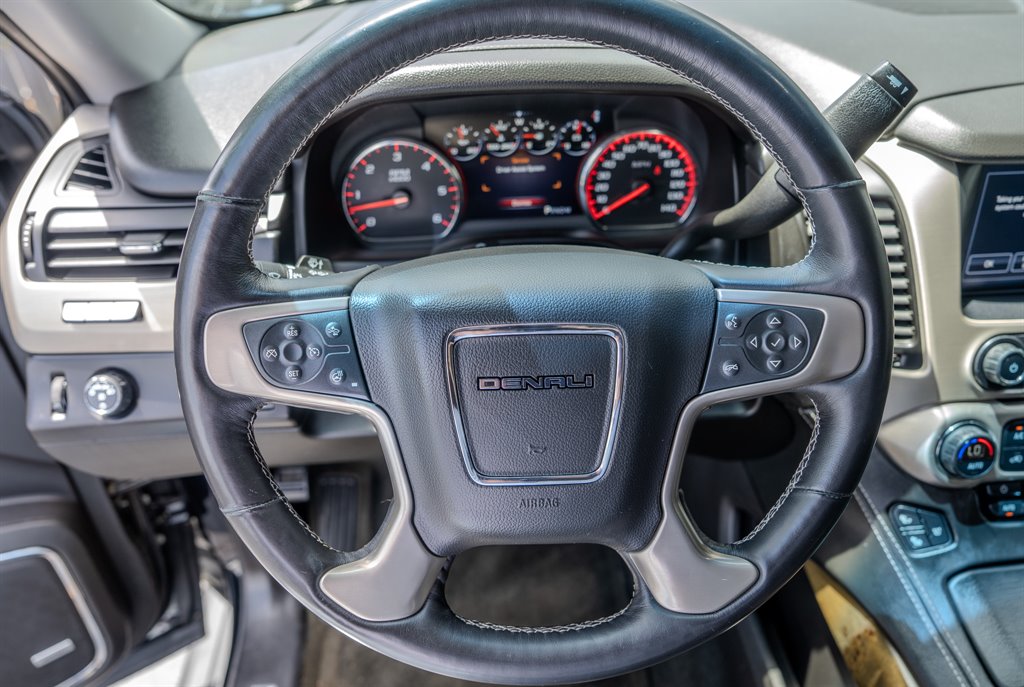 2016 GMC Yukon XL 1500 Denali photo