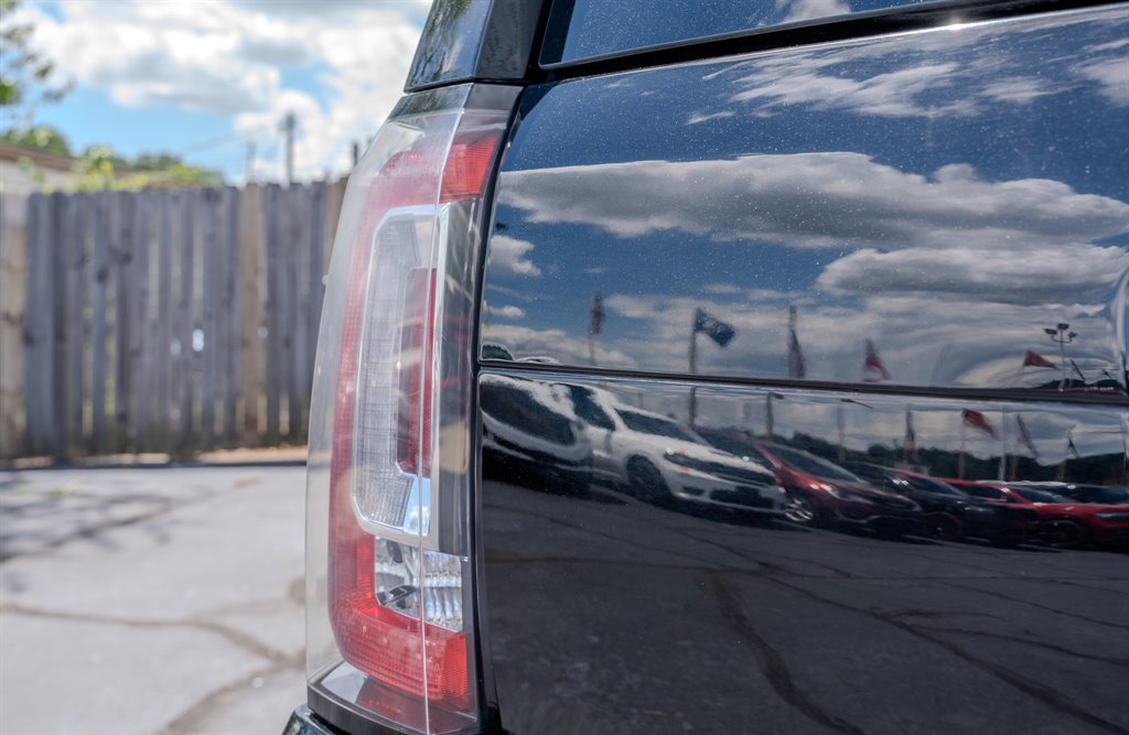2016 GMC Yukon XL 1500 Denali photo