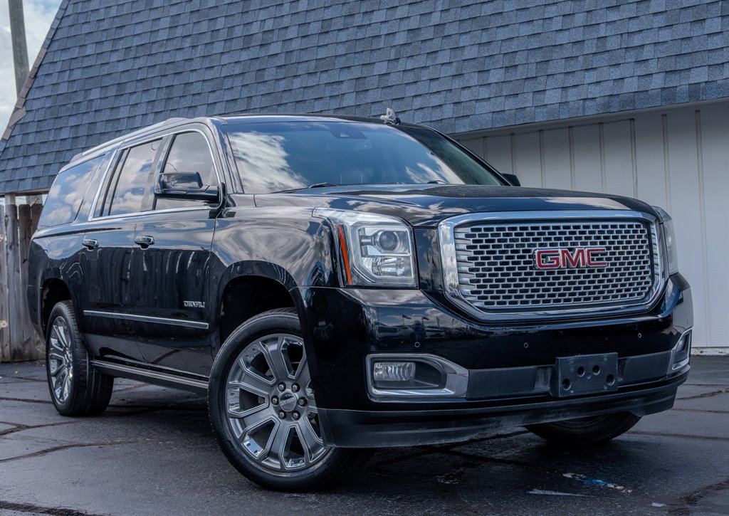 2016 GMC Yukon XL 1500 Denali photo