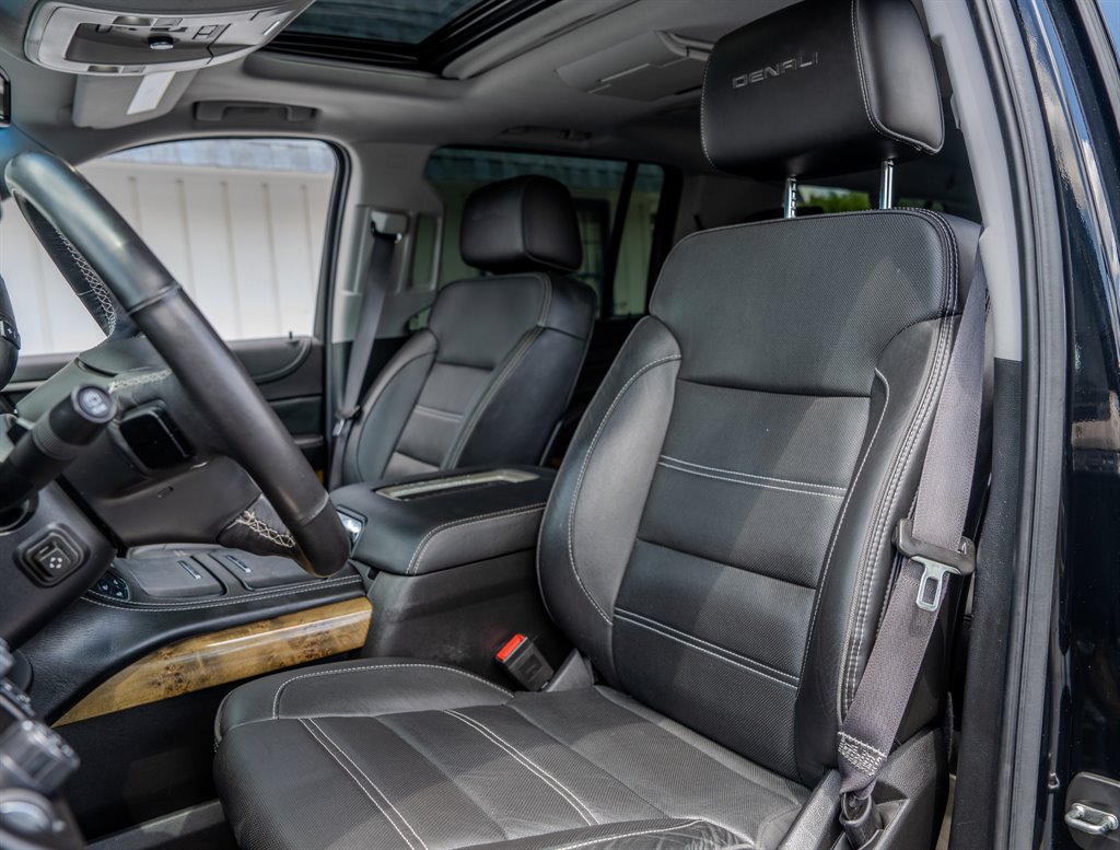 2016 GMC Yukon XL 1500 Denali photo