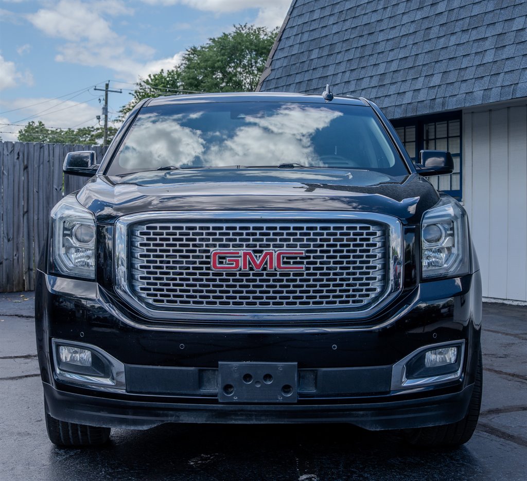 2016 GMC Yukon XL 1500 Denali photo