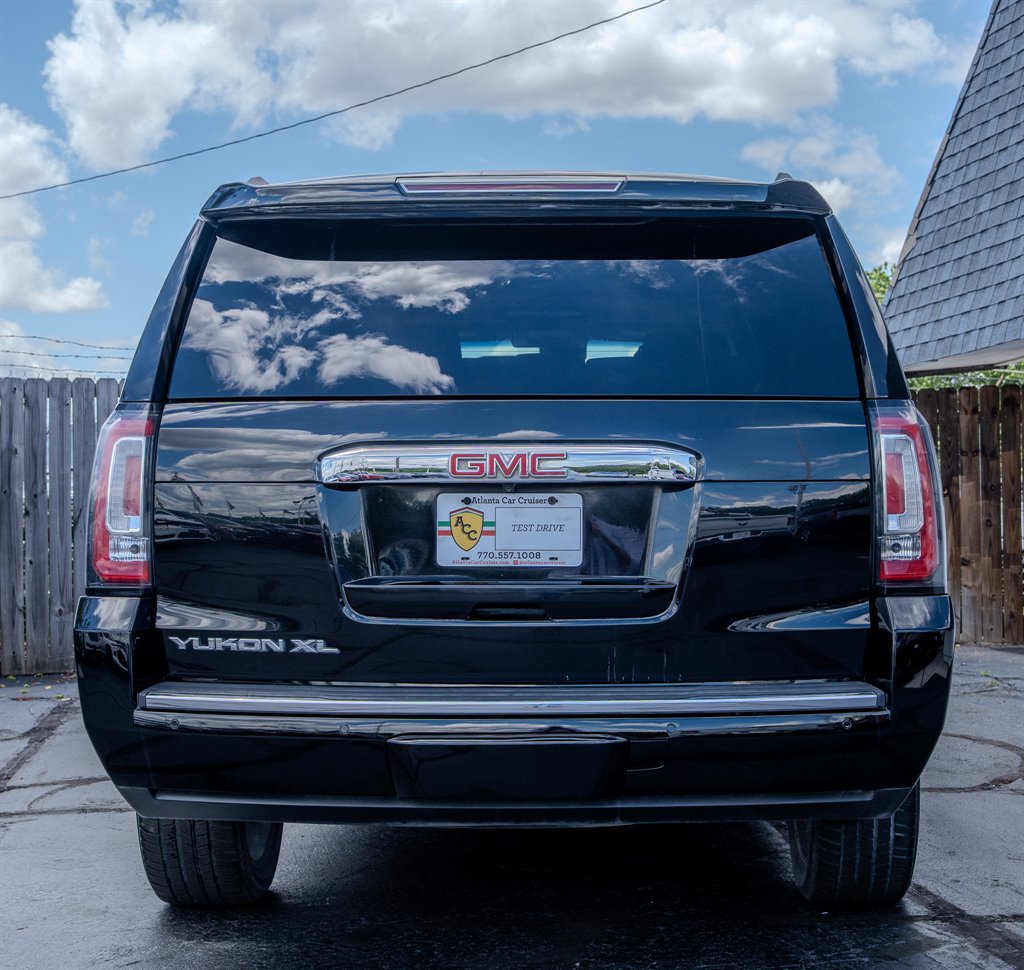 2016 GMC Yukon XL 1500 Denali photo