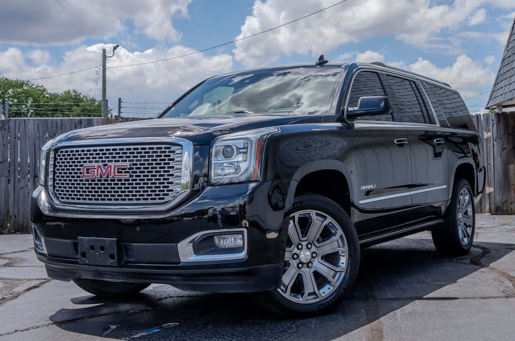 2016 GMC Yukon XL 1500 Denali photo