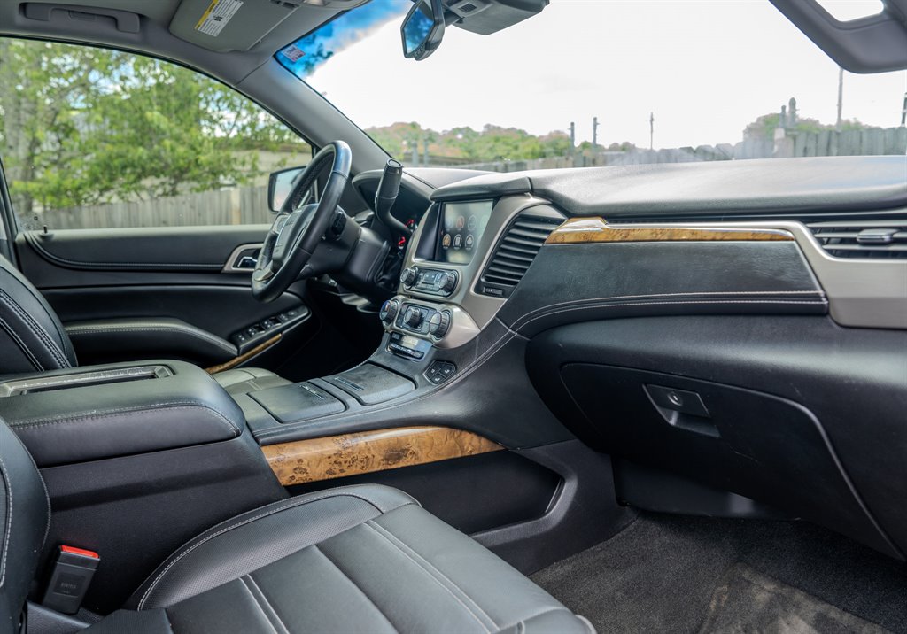 2016 GMC Yukon XL 1500 Denali photo