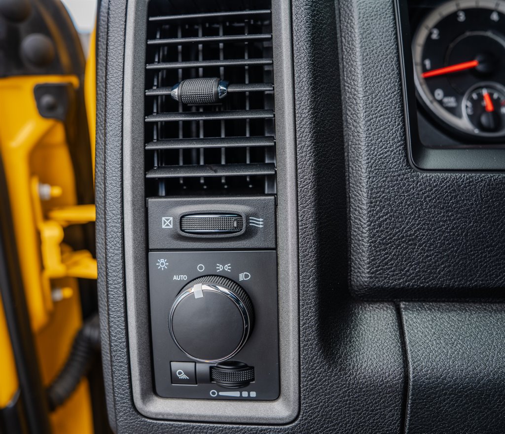 2016 RAM 1500 Sport photo